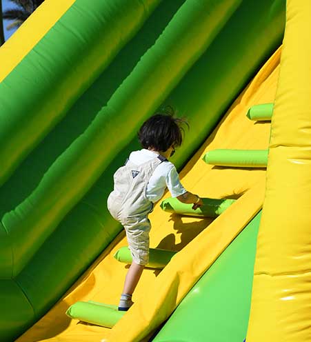 Bouncy castle attraction in Guayparque